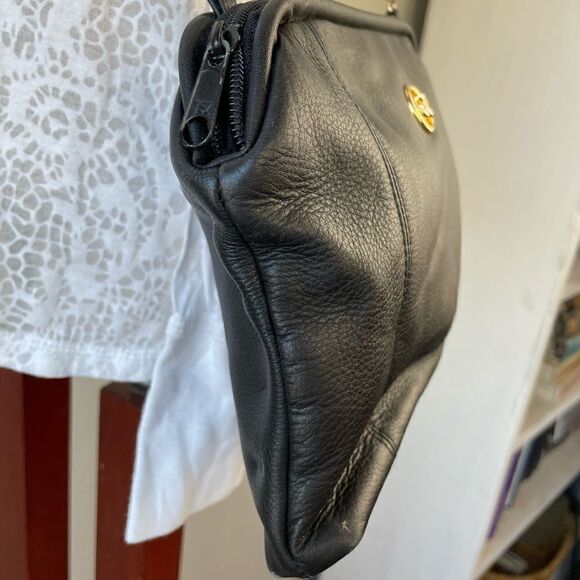 Black Faux Leather Shoulder Bag EUC - Picture 2 of 8